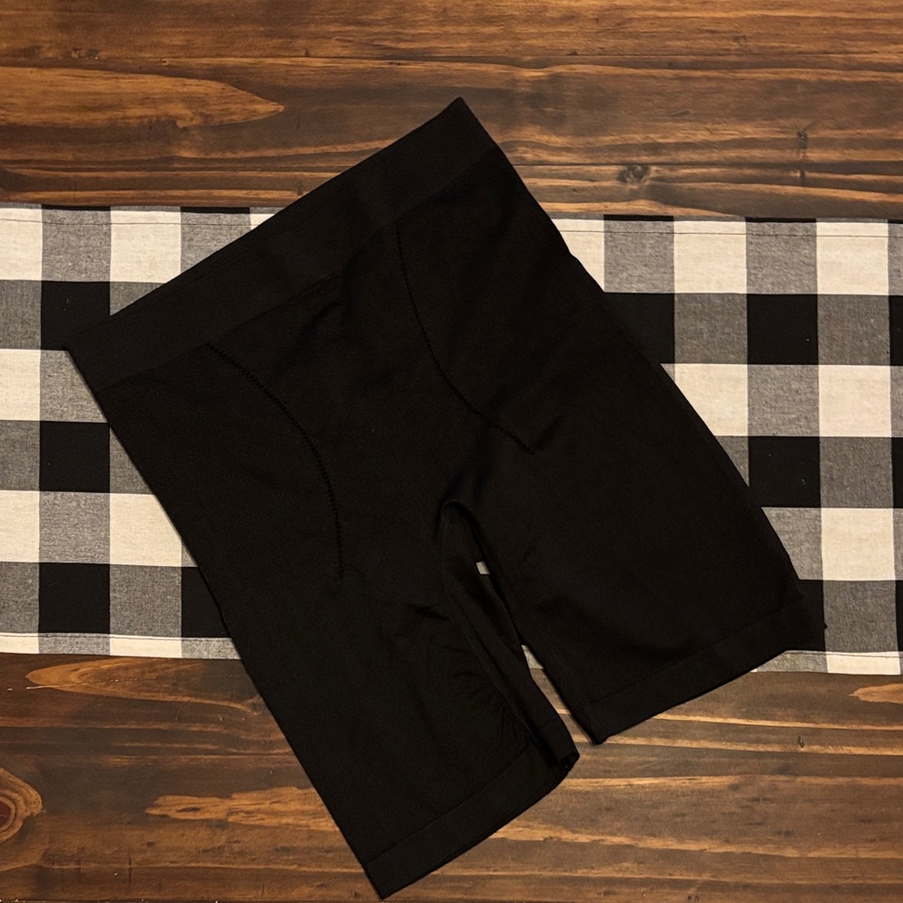 Instant Shaping large shapewear shorts